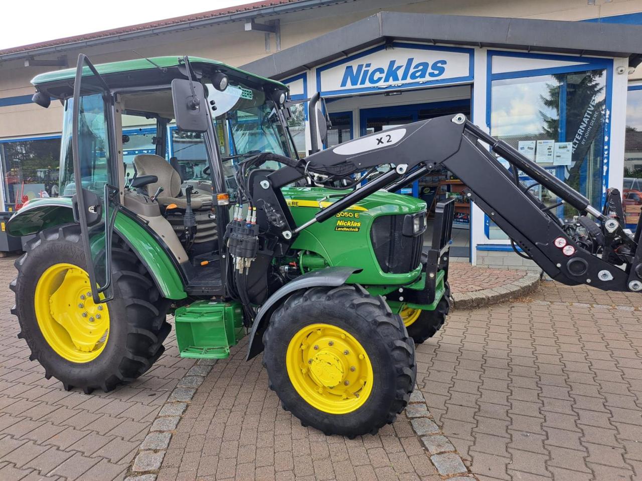 John Deere 5050E mit Frontlader