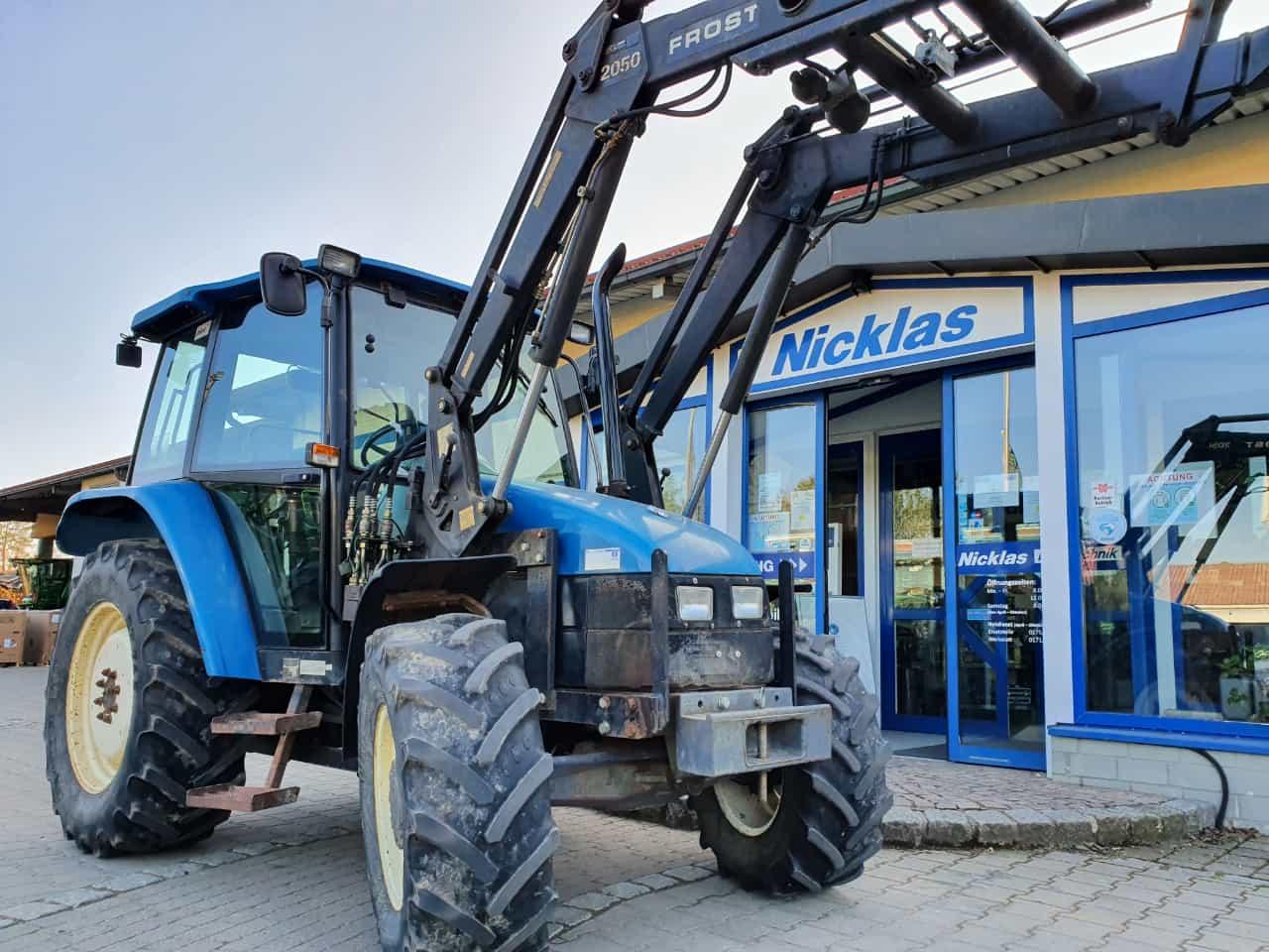 New Holland 5635