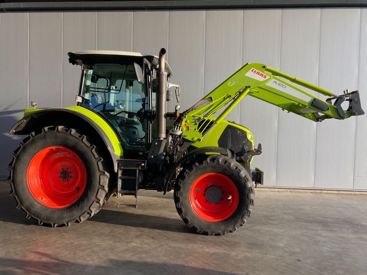 CLAAS Arion 530