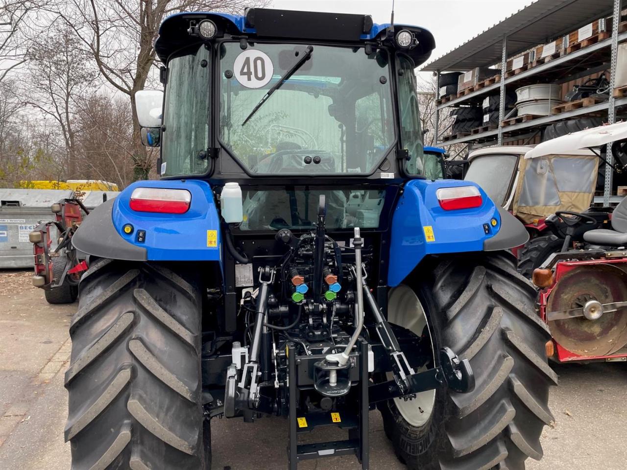 New Holland T 5.80 DC CAB STAGEV Front