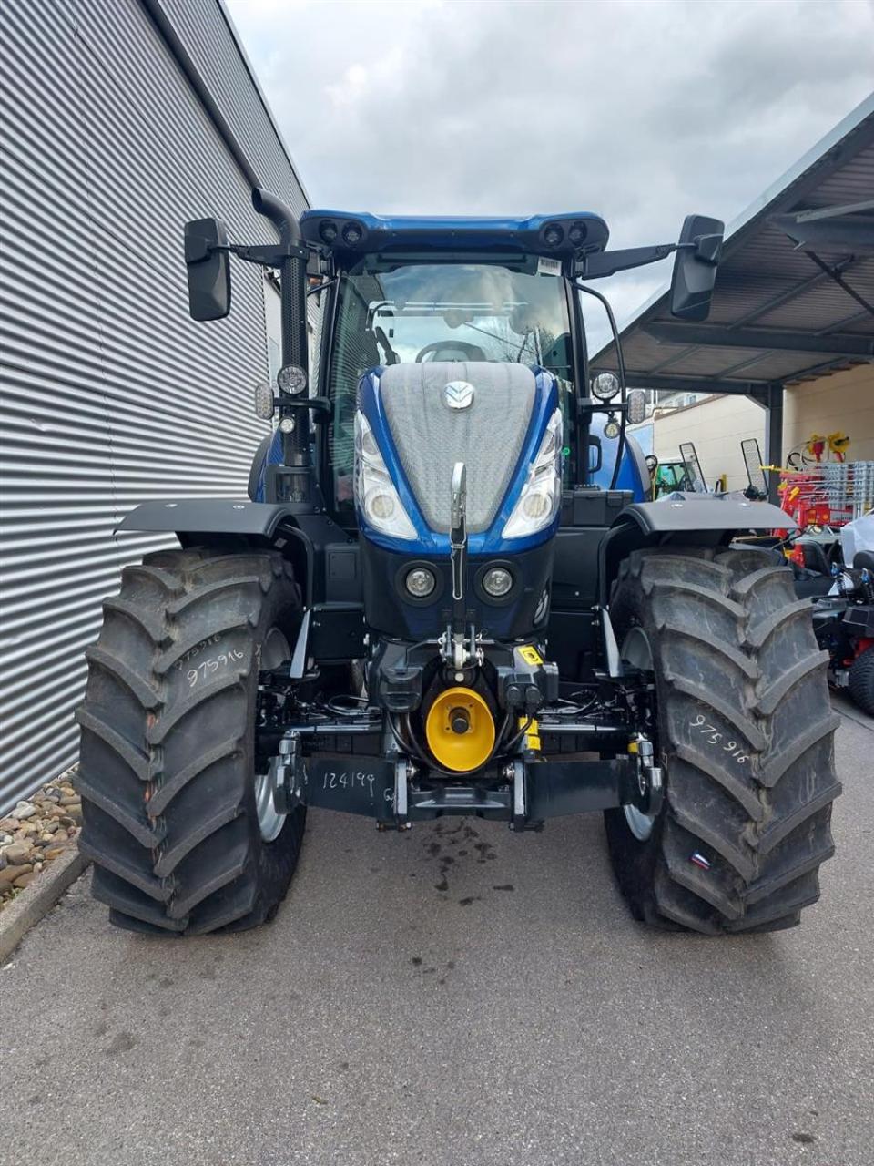 New Holland T 7.225 AC Blue Power Front