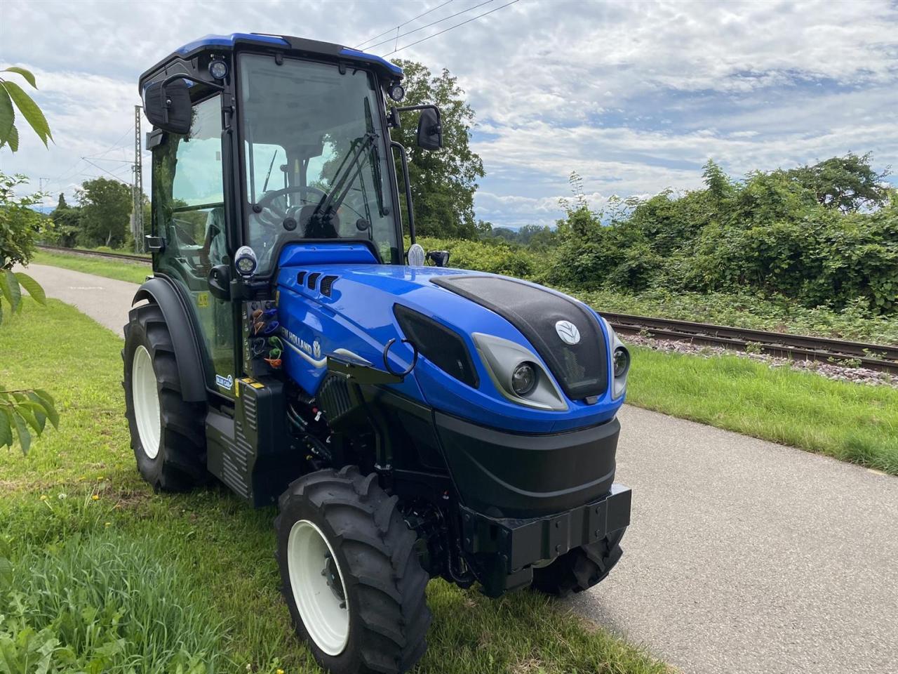 New Holland T 4.80 v CAB STAGE V Rear