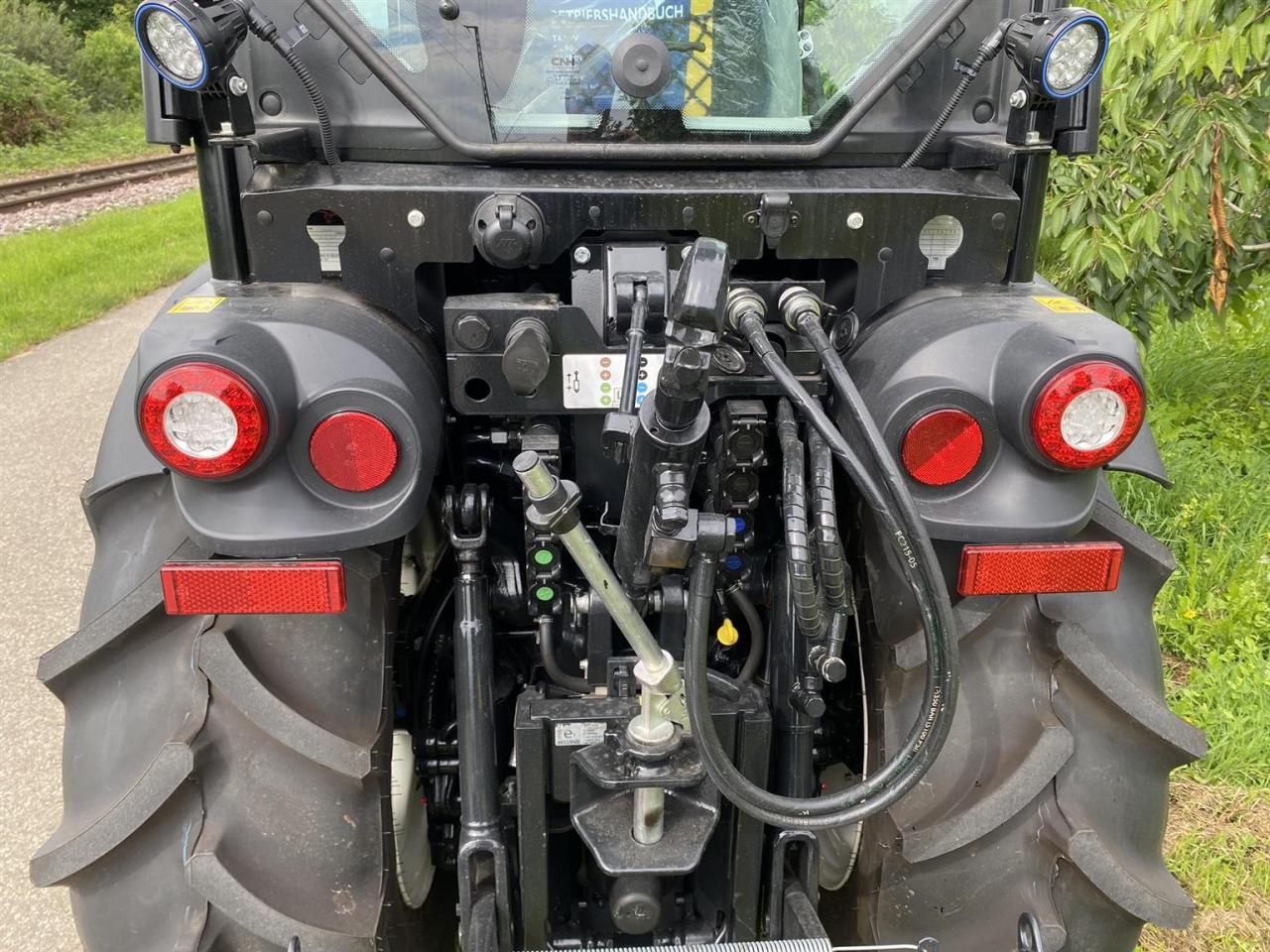 New Holland T 4.80 v CAB STAGE V Inside