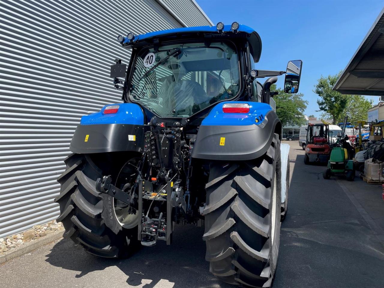 New Holland T 5.120 DC Front