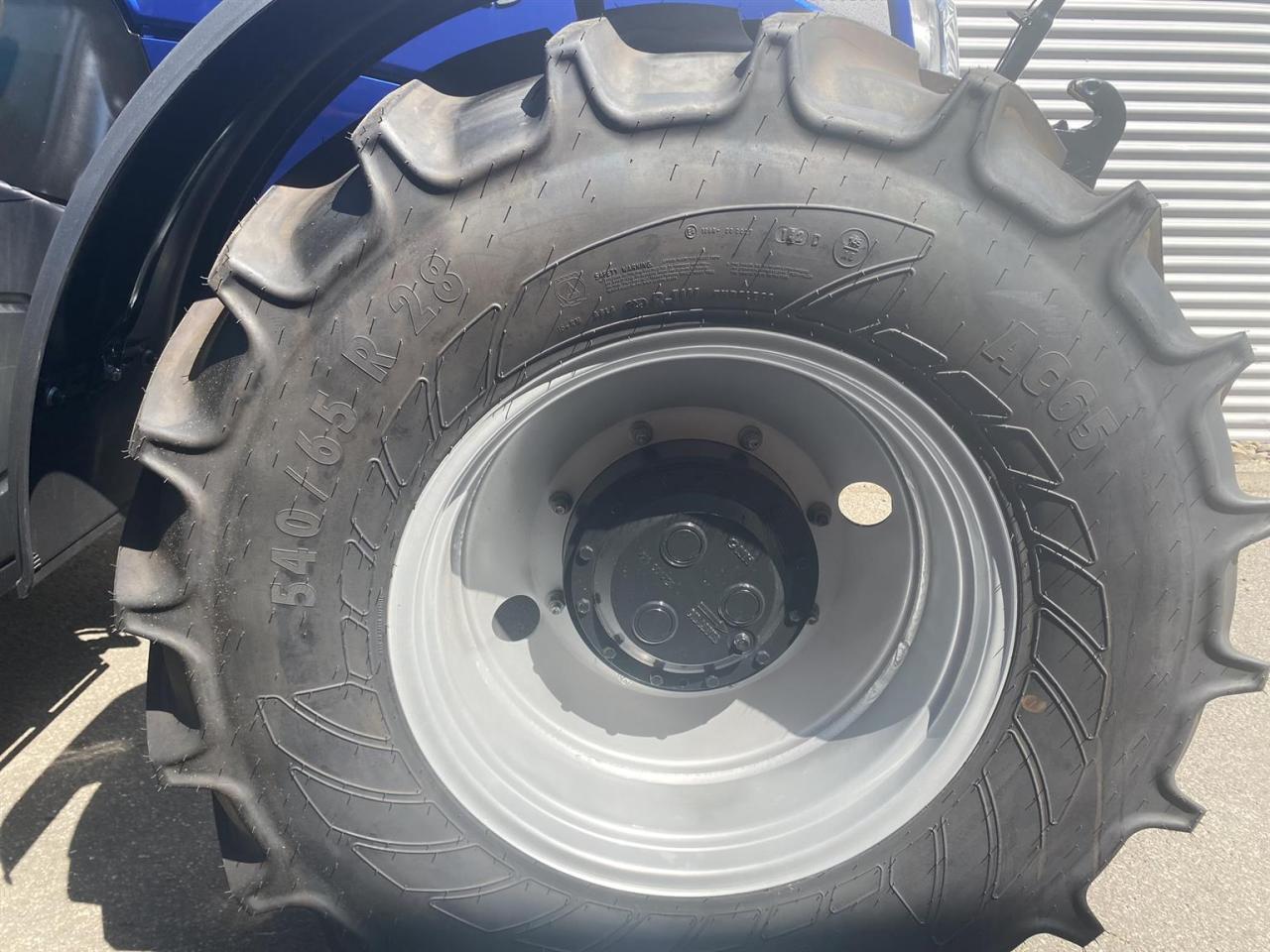 New Holland T 6.180 AC STAGE 5 Rear