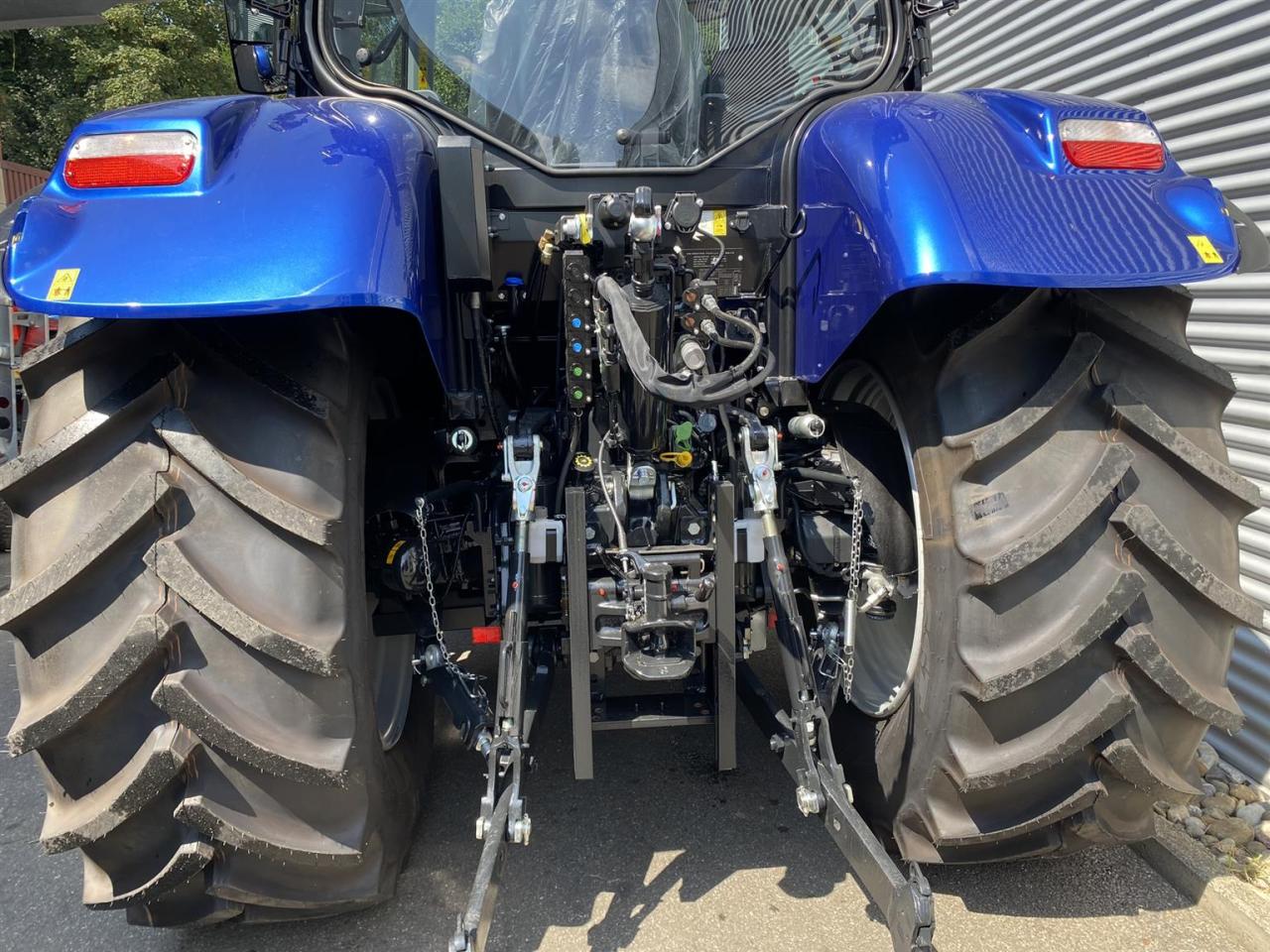 New Holland T 6.180 AC STAGE 5 Inside