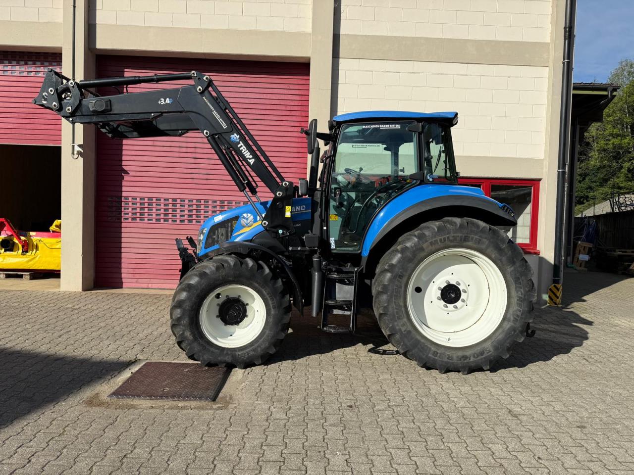 New Holland T5.115 EC Right