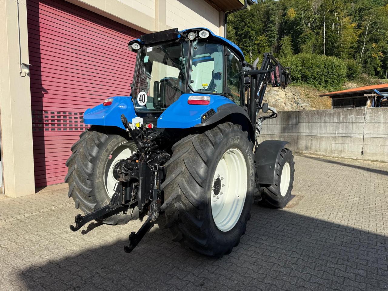 New Holland T5.115 EC Above