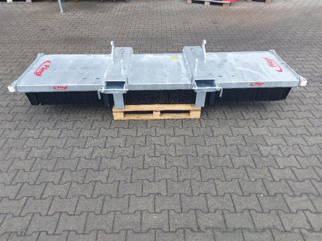 Fliegl Löwe verzinkt - 3,00 m