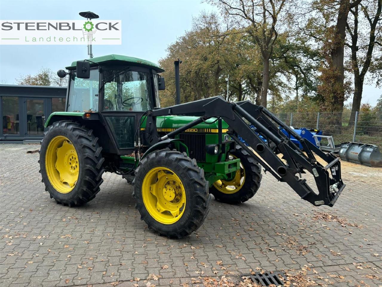 John Deere 2650