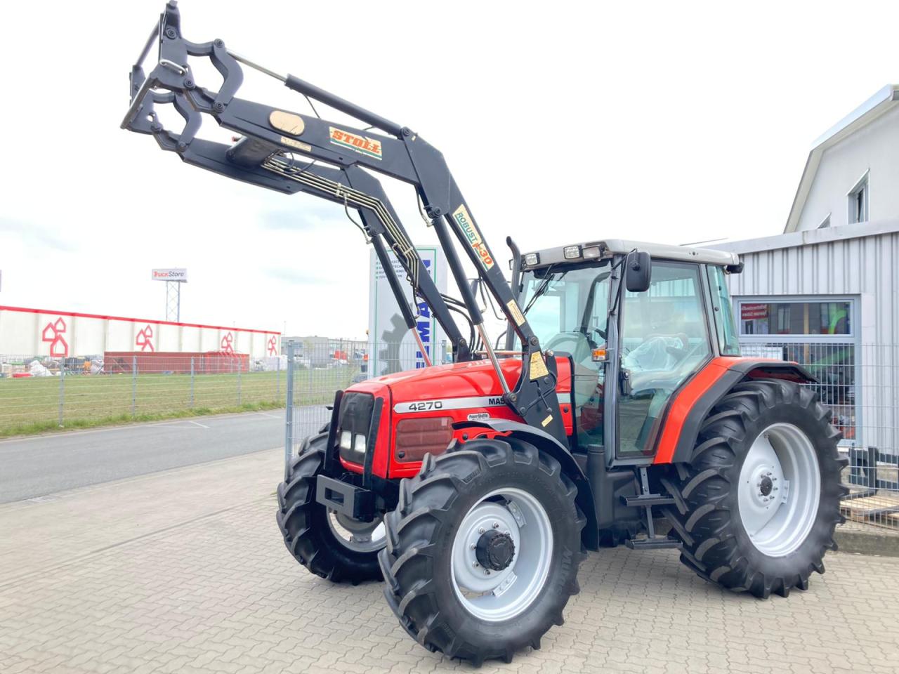 Massey Ferguson MF 4270