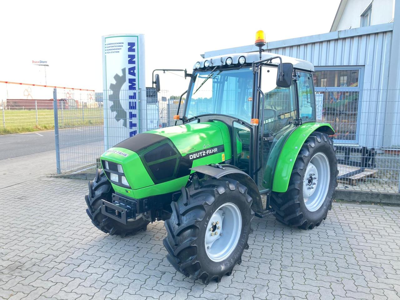 Deutz-Fahr Agrolux 310 mit Druckluftanlage