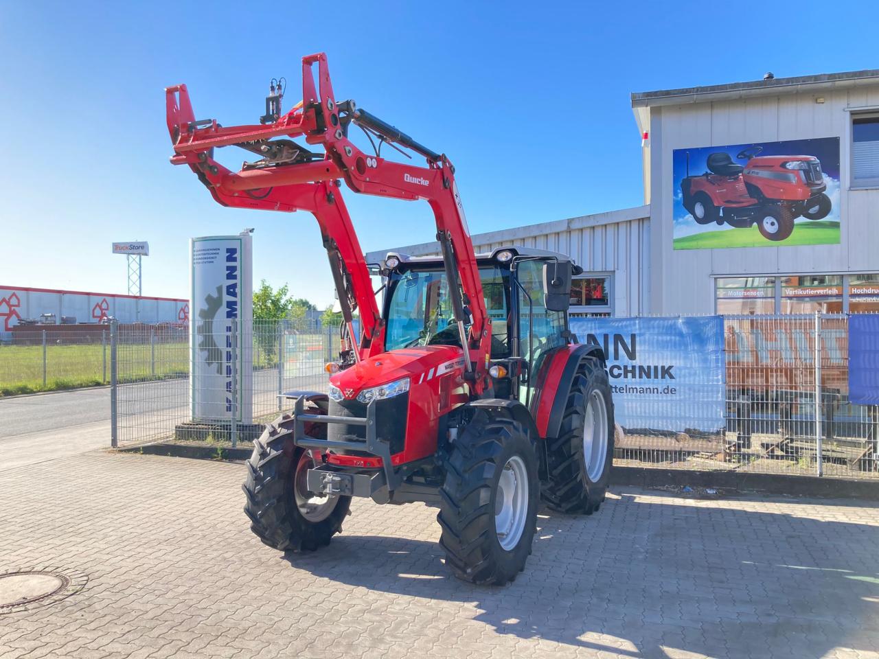 Massey Ferguson 4707 mit Klima