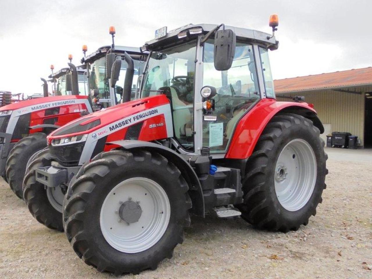 Massey Ferguson 5S.145 DYNA6