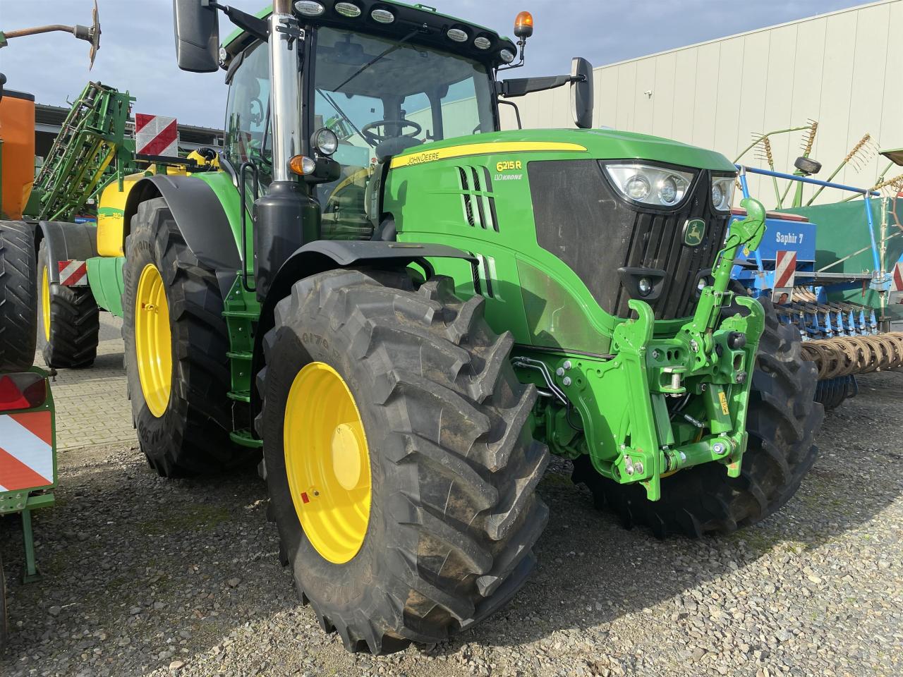 John Deere 6215R