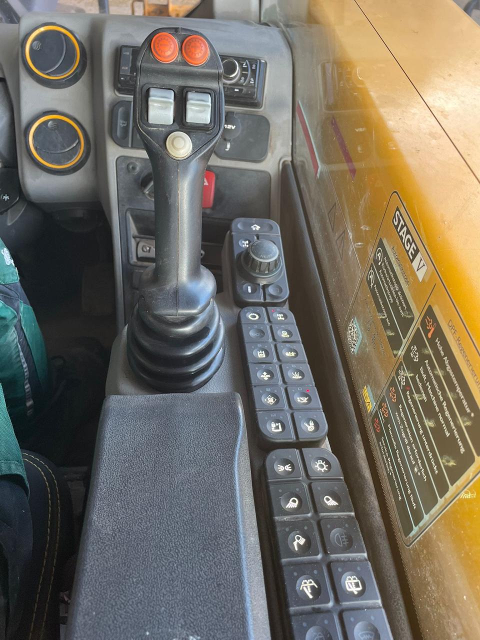 JCB 560-80 Right