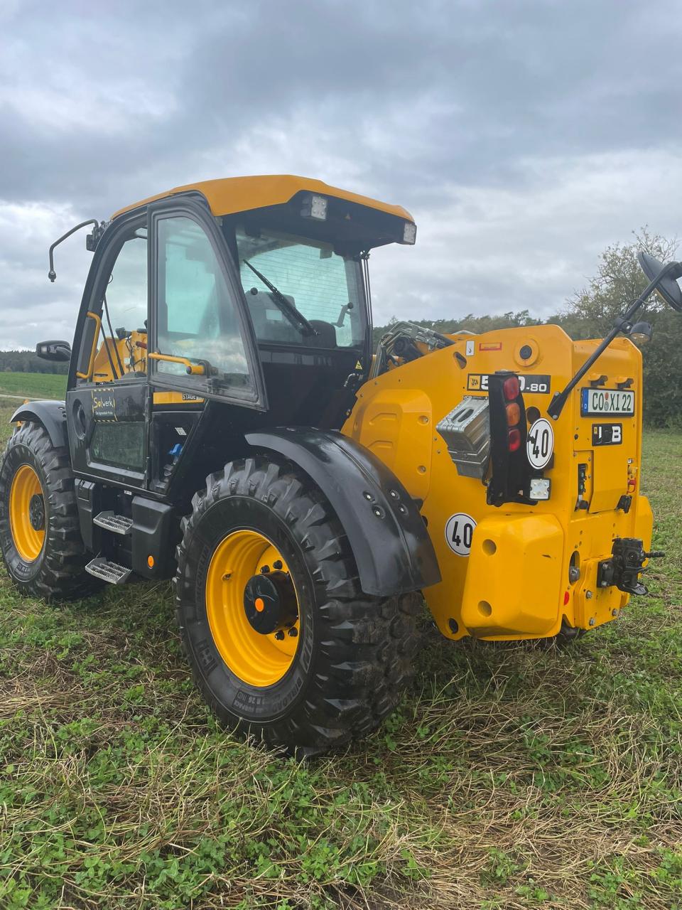 JCB 560-80 Inside