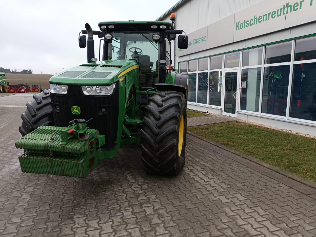 John Deere 8360R Right