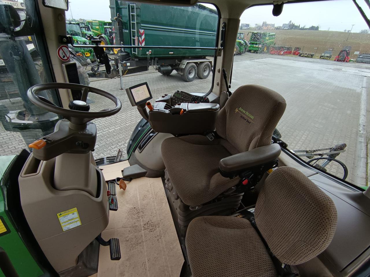 John Deere 8360R Left