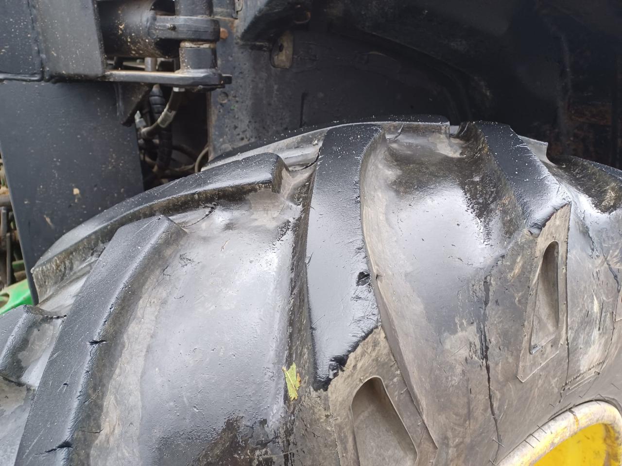John Deere 6110SE Rear