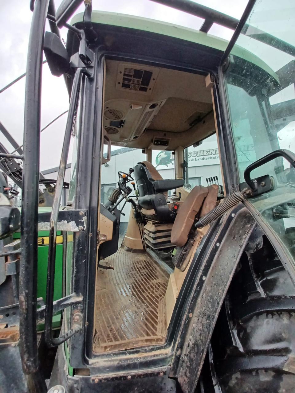 John Deere 6110SE Rear