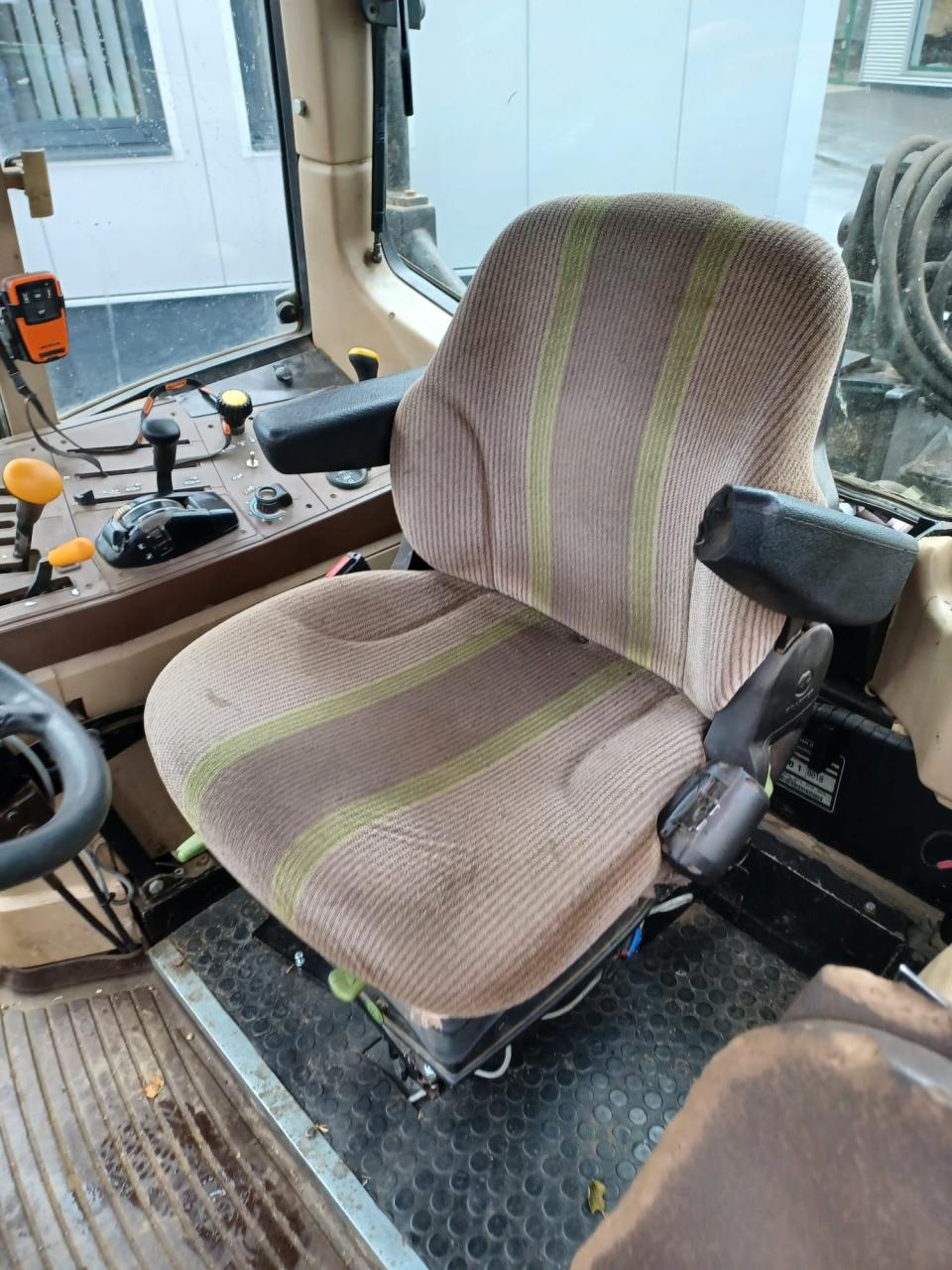 John Deere 6110SE Rear