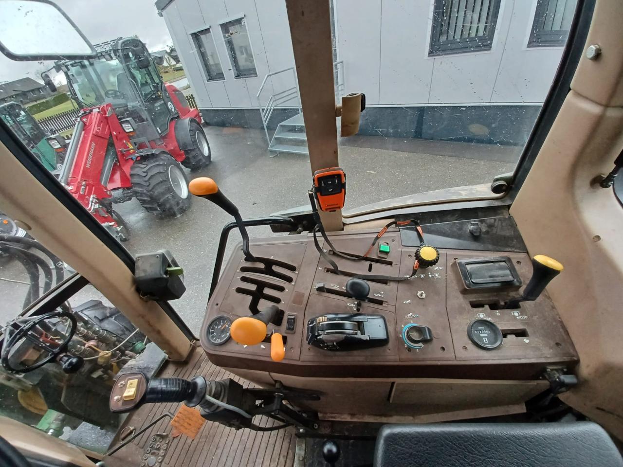 John Deere 6110SE Rear