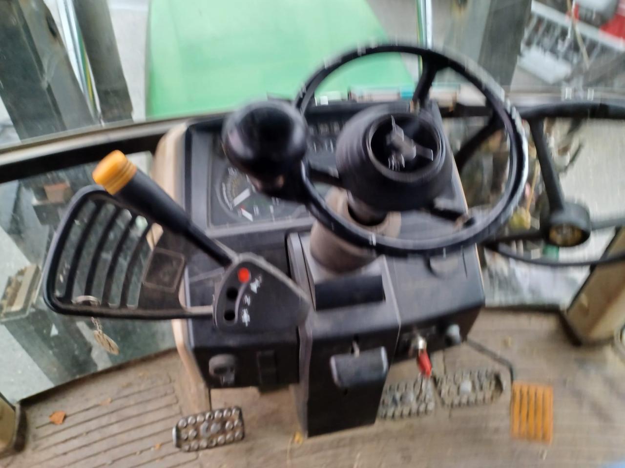 John Deere 6110SE Rear