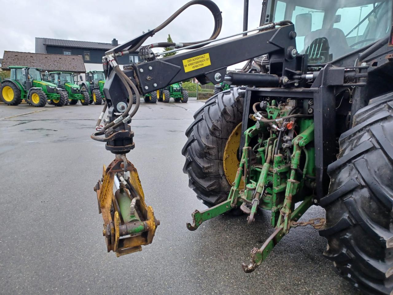 John Deere 6110SE Left