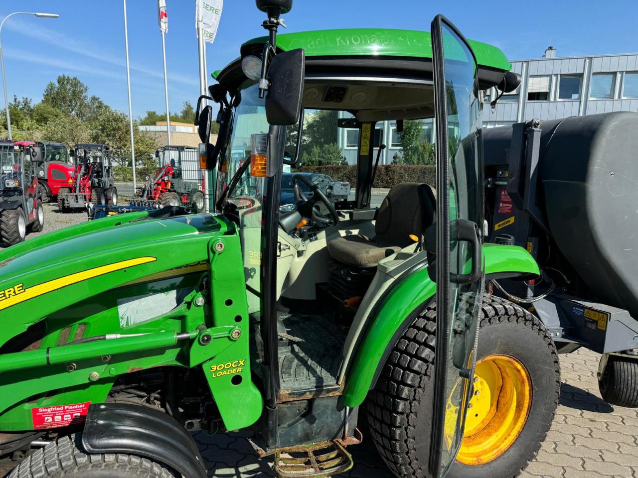 John Deere 3720 Left