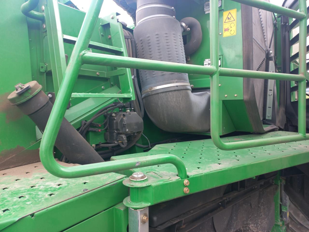 John Deere T670 HM Rear