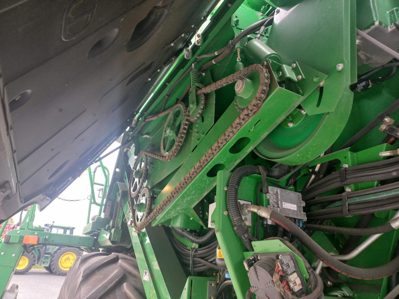 John Deere T670 HM Rear