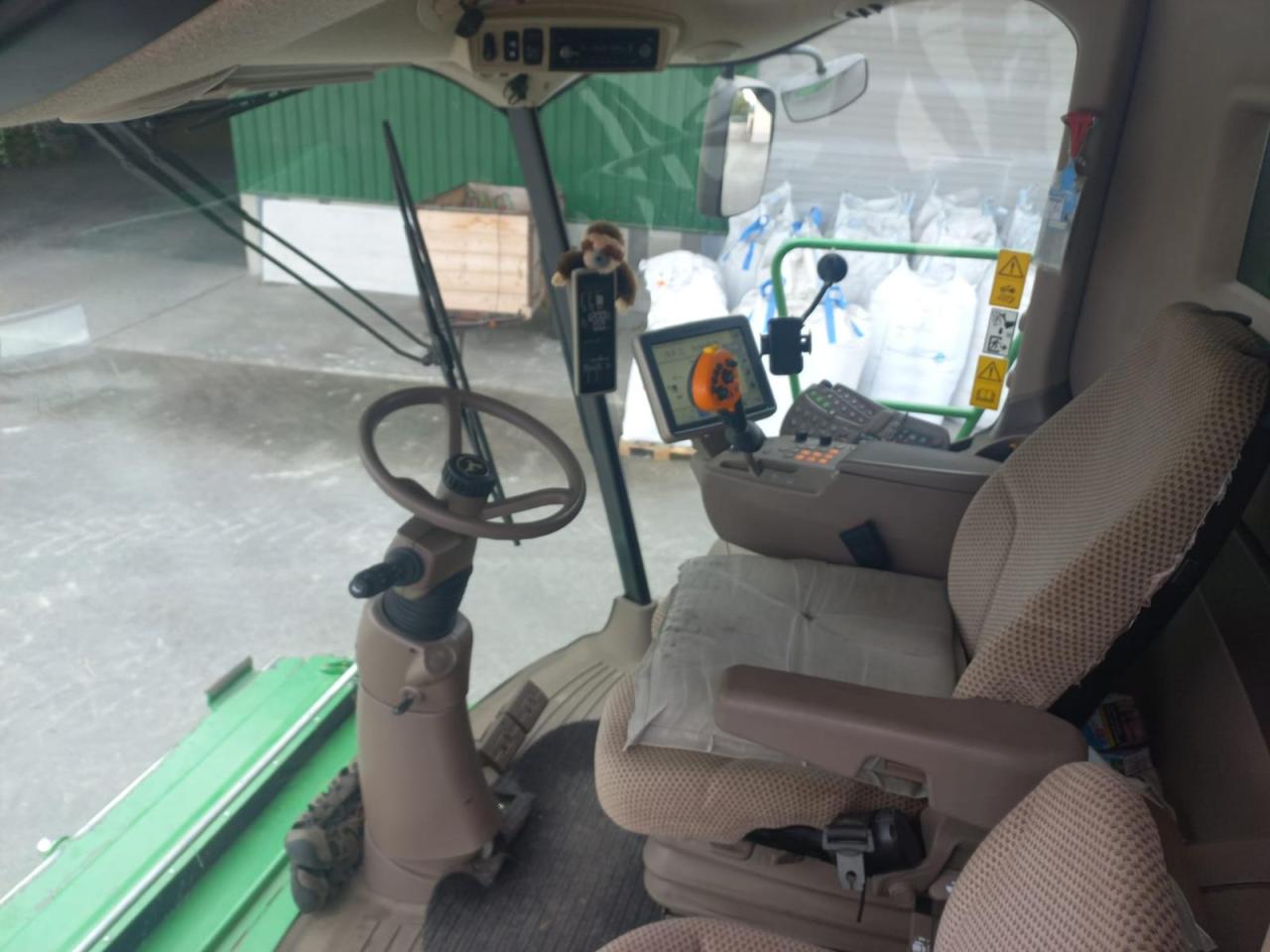 John Deere T670 HM Rear