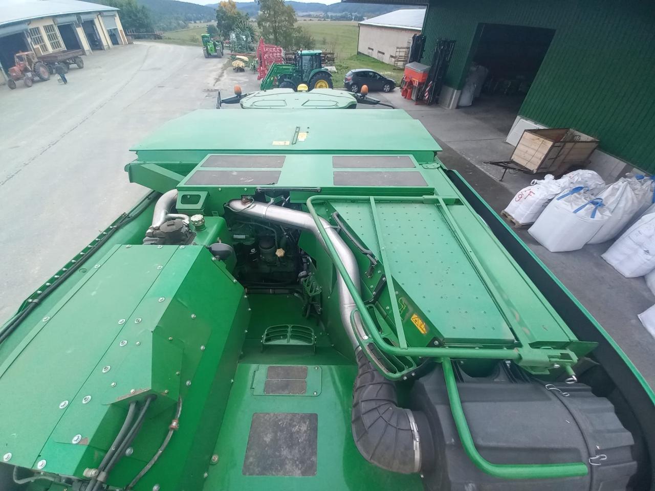 John Deere T670 HM Aerial