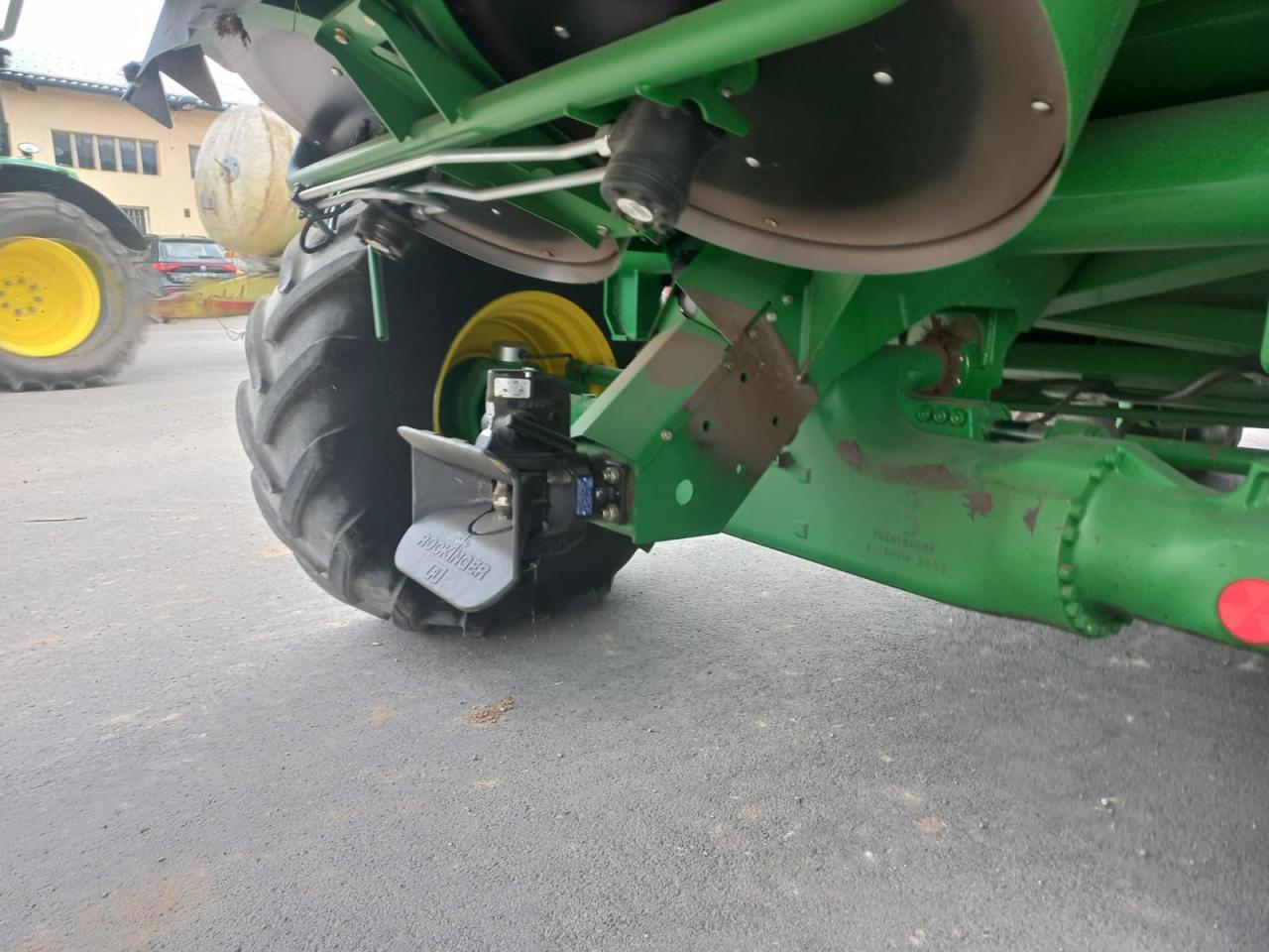 John Deere T670 HM Rear