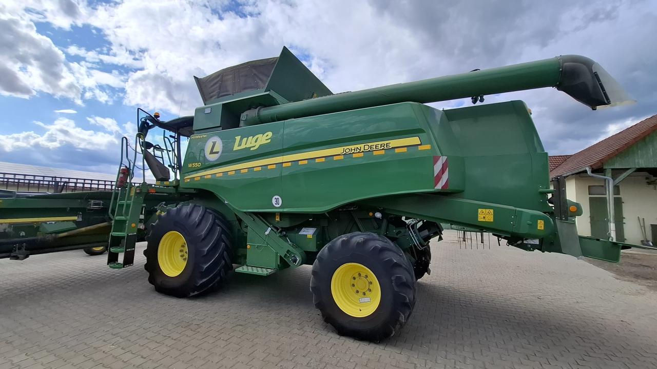 John Deere T560 HM Front