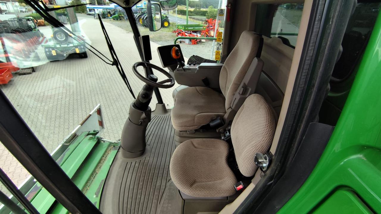John Deere T560 HM Rear