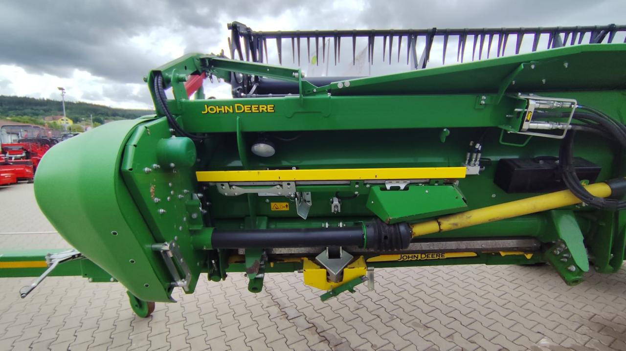 John Deere T560 HM Rear