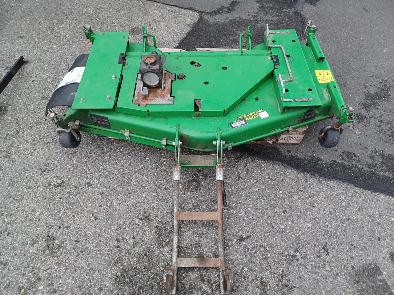 John Deere 3046R Rear