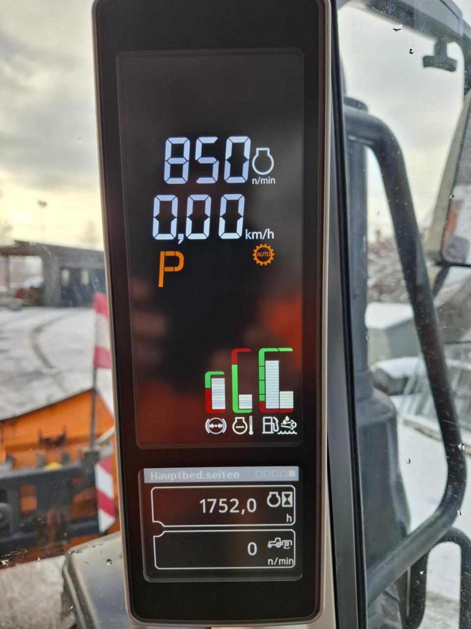 John Deere 6120M Kommunal Aerial