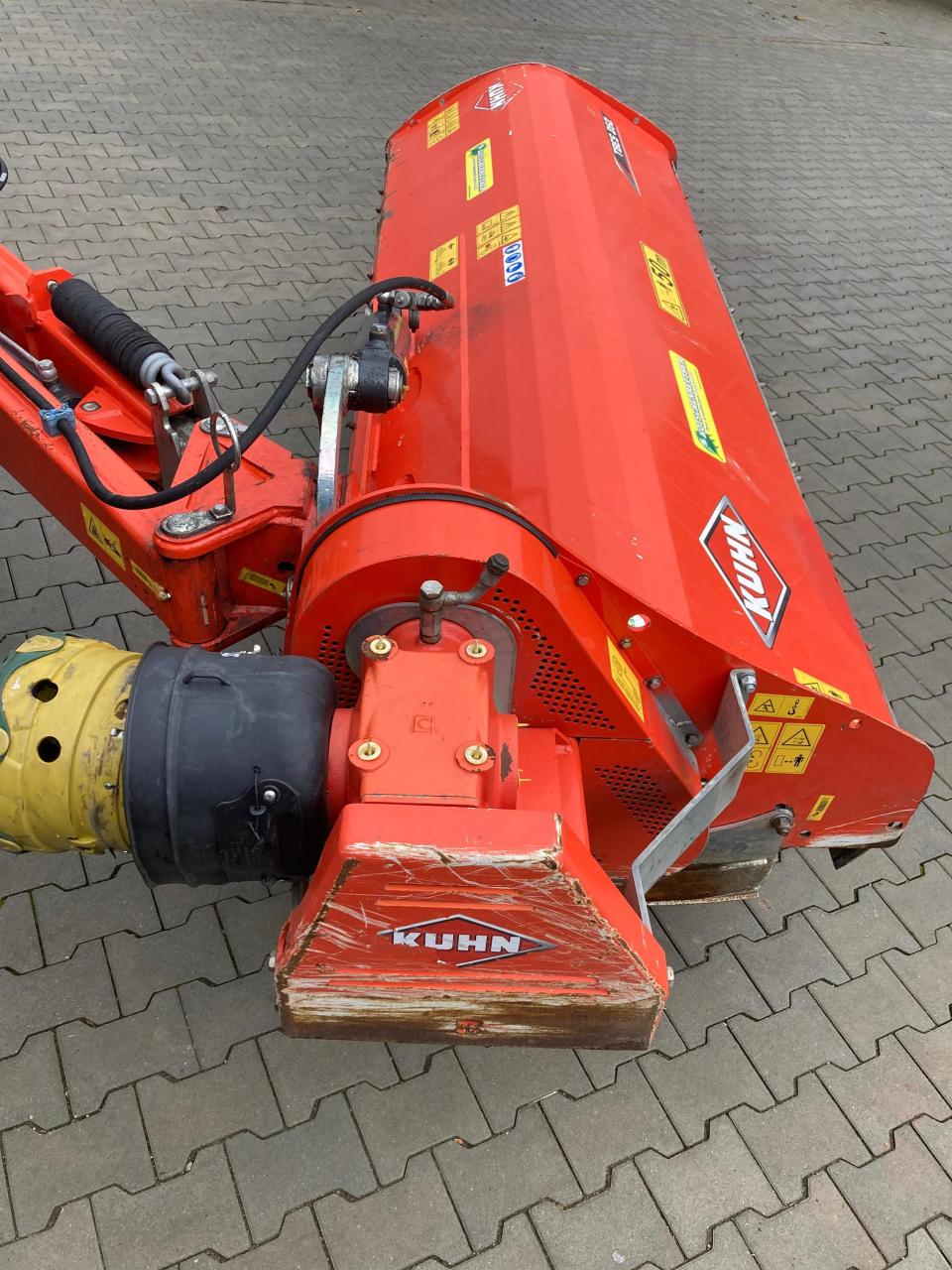 Kuhn TBES 262 Front