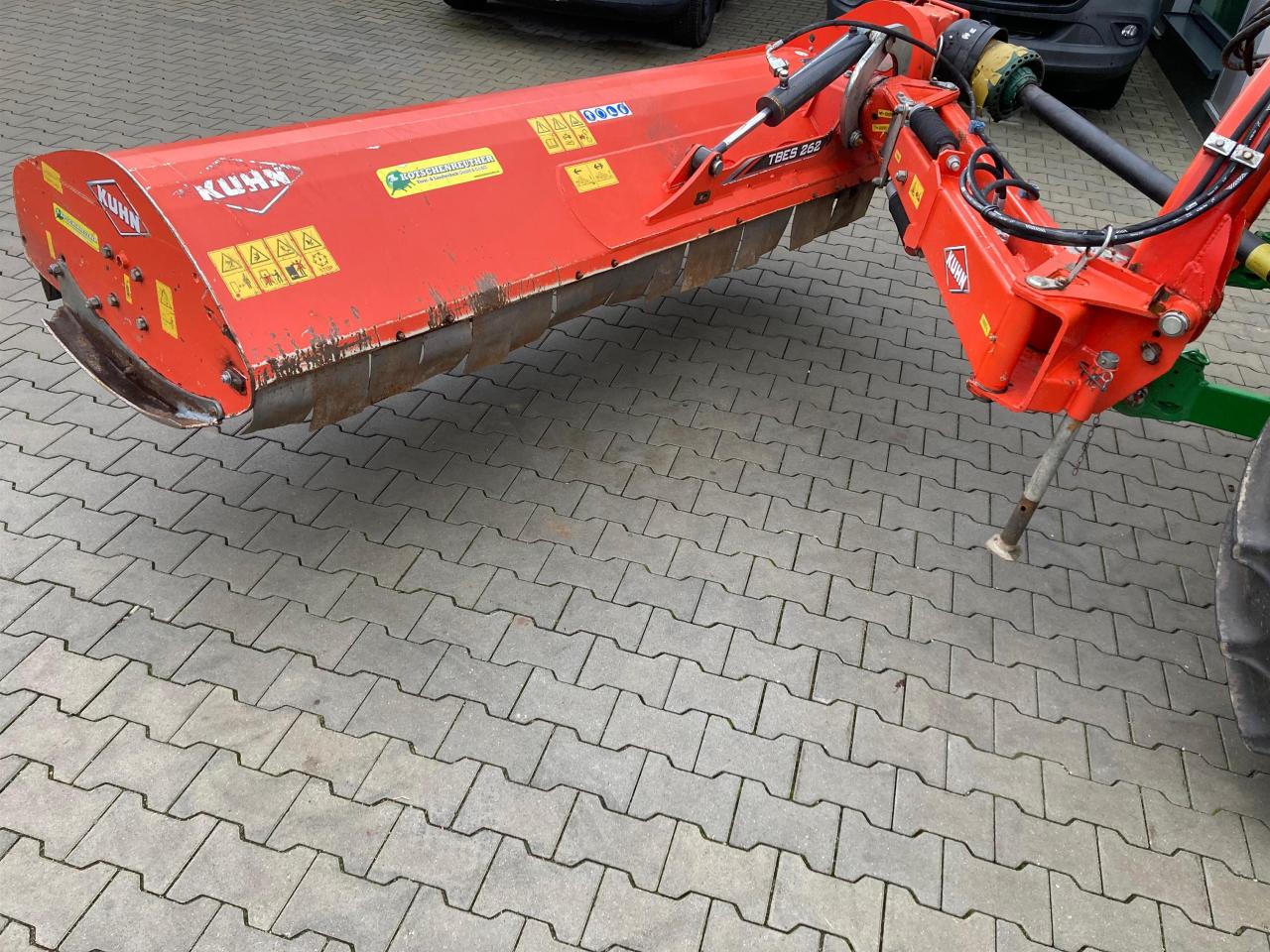 Kuhn TBES 262 Right