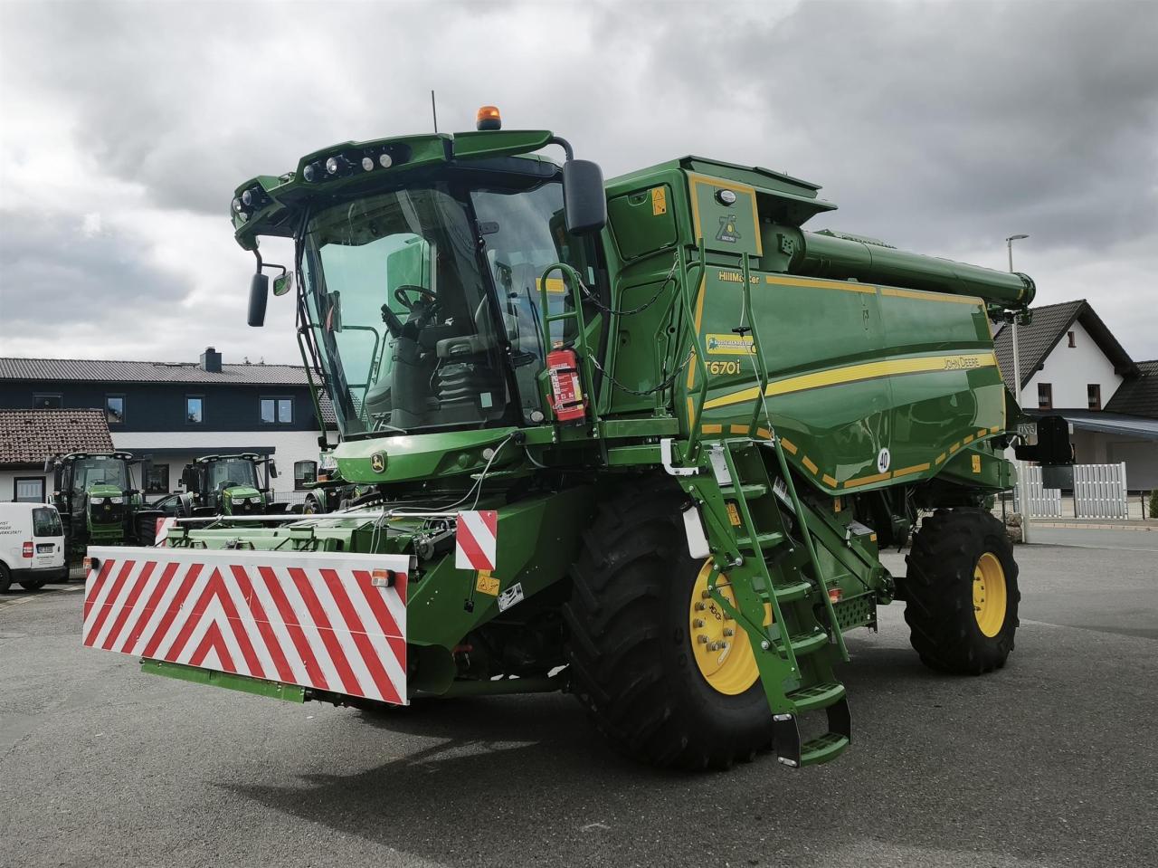 John Deere T670 HM ProDrive Front
