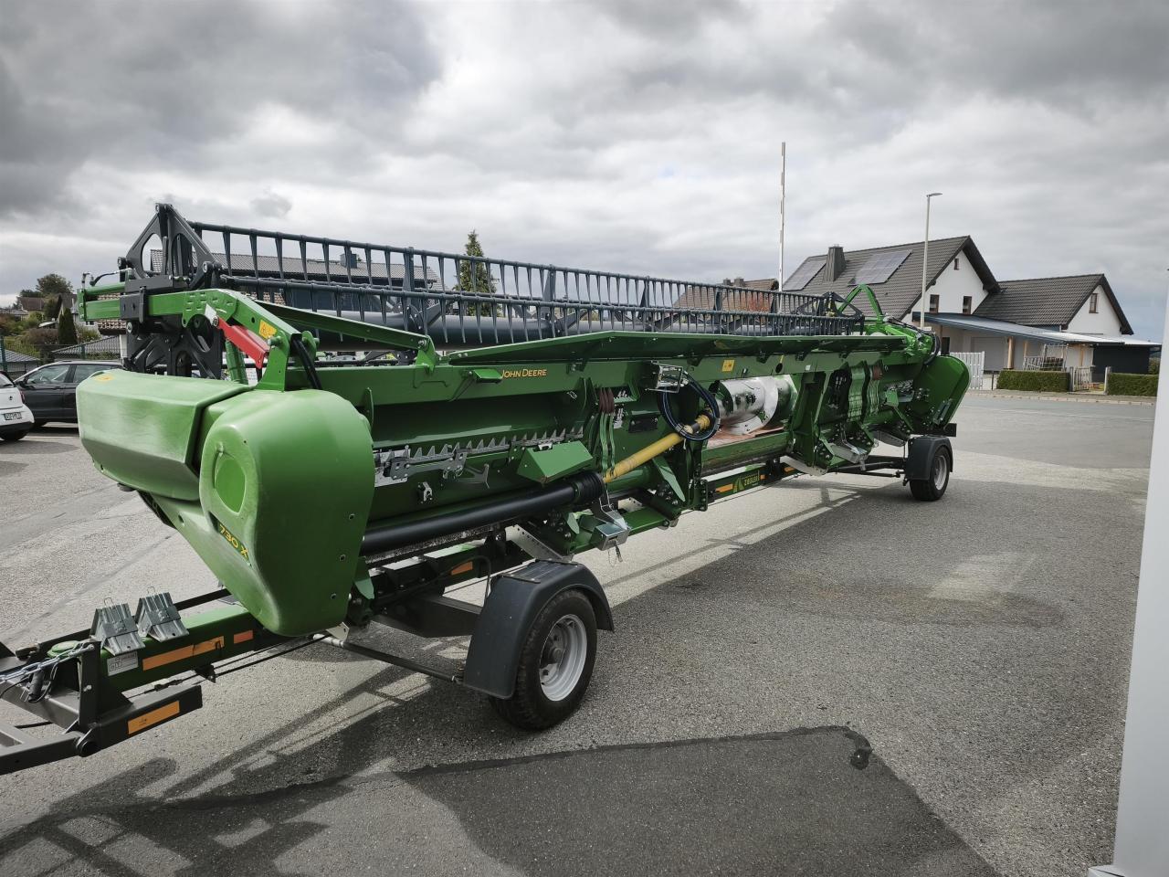 John Deere T670 HM ProDrive Rear