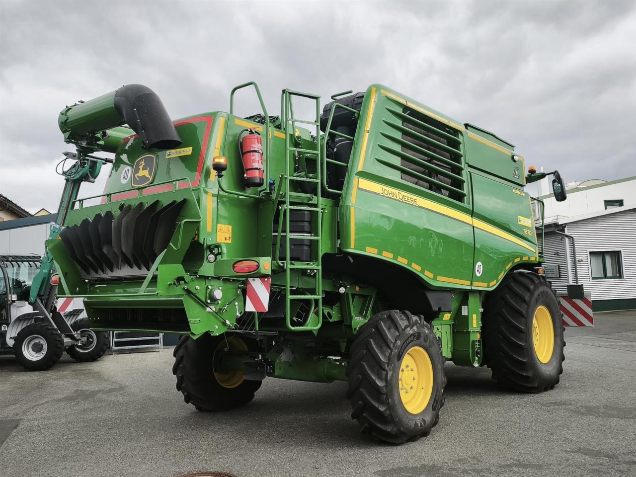 John Deere T670 HM ProDrive Right