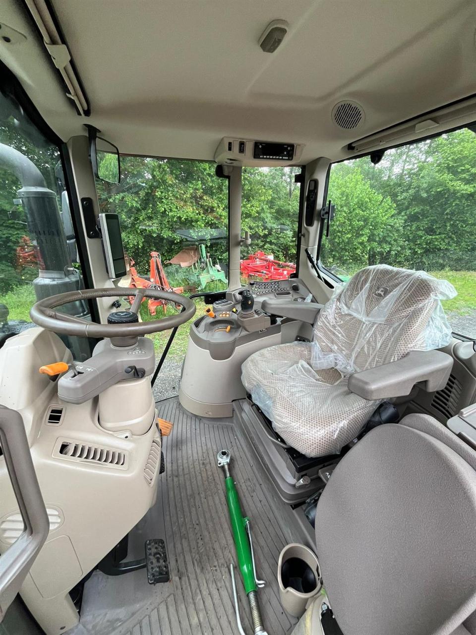 John Deere 6120M Inside