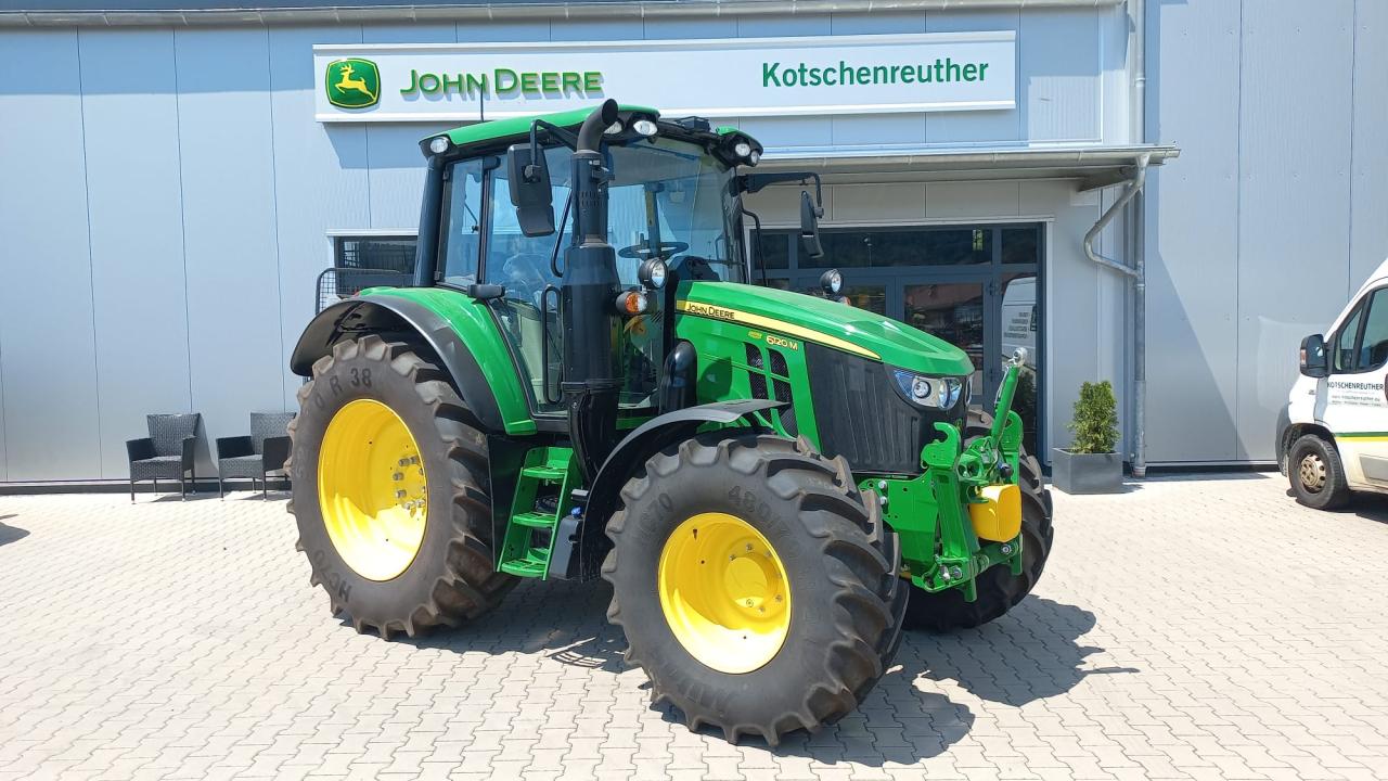 John Deere 6120M