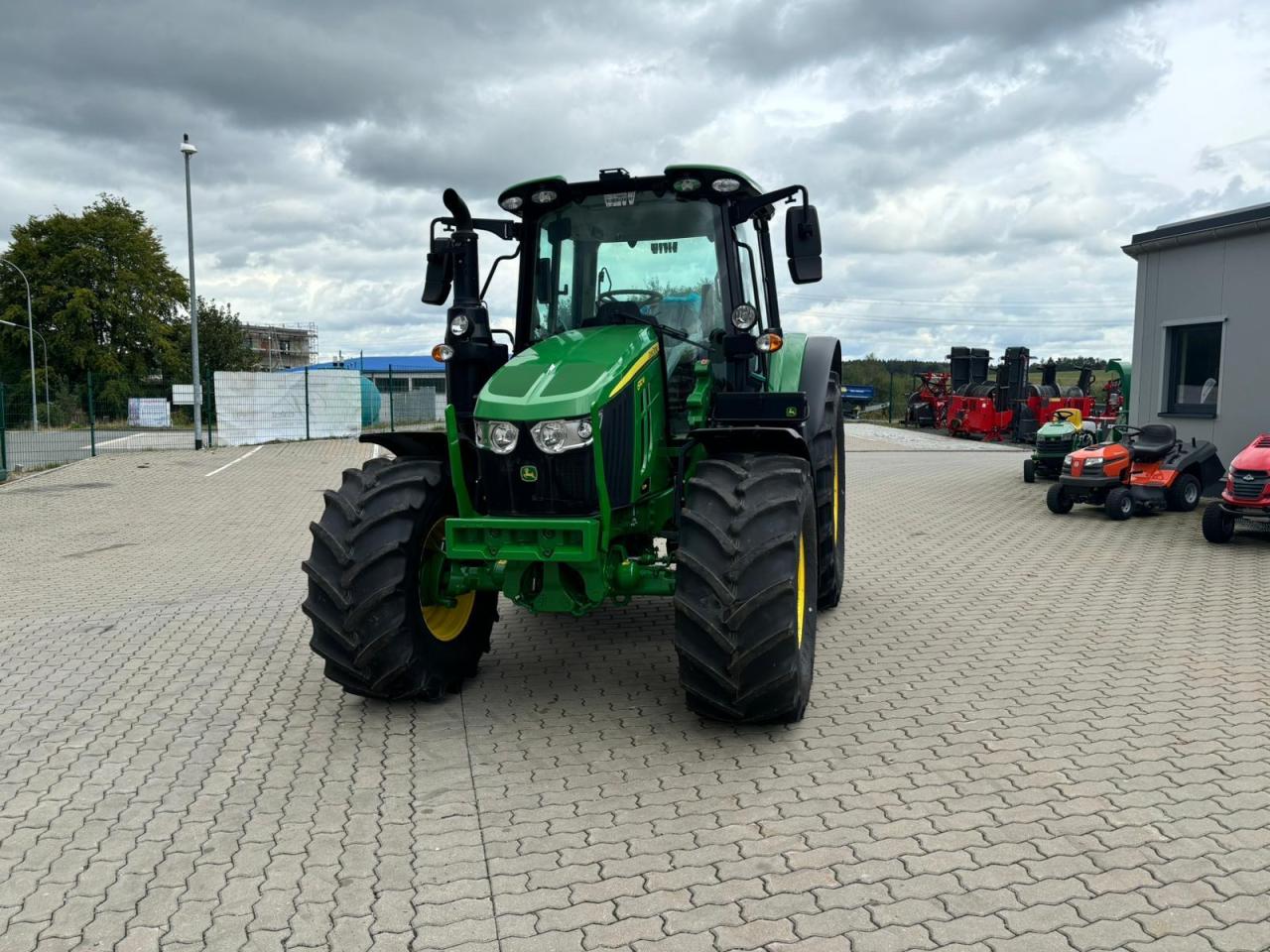 John Deere 6110M