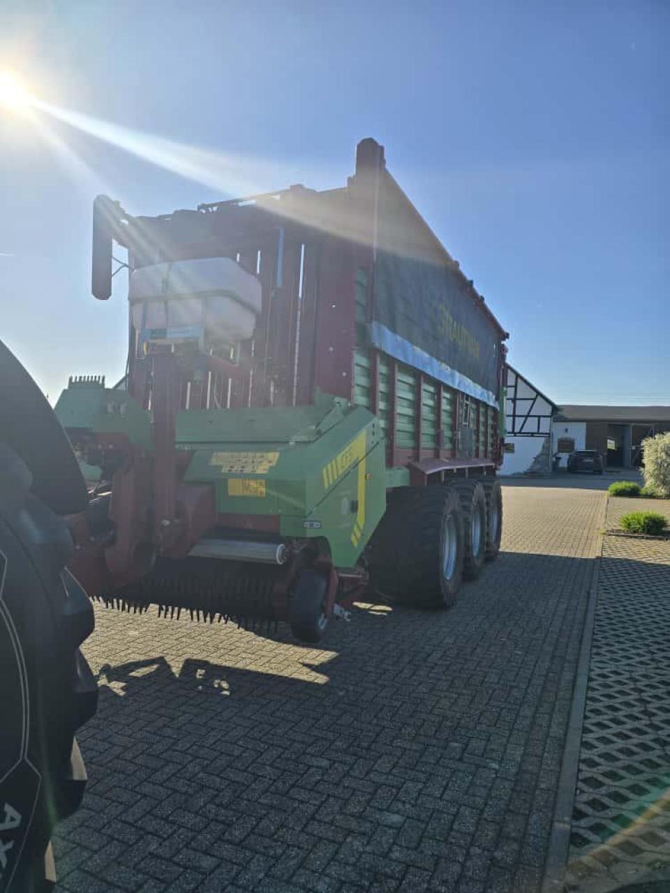 Strautmann Giga-Vitesse CFS 4402 DO Rear