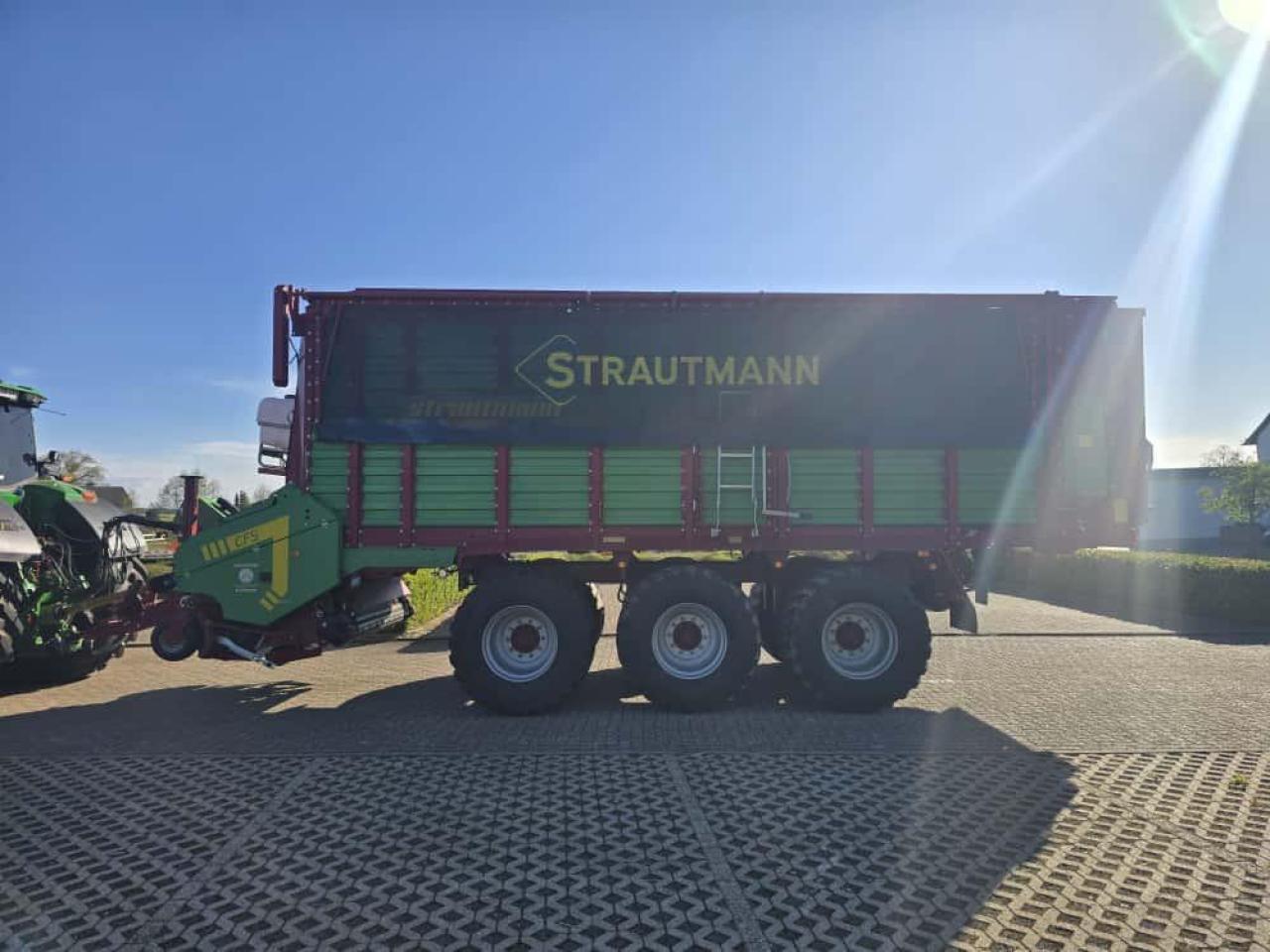 Strautmann Giga-Vitesse CFS 4402 DO Right